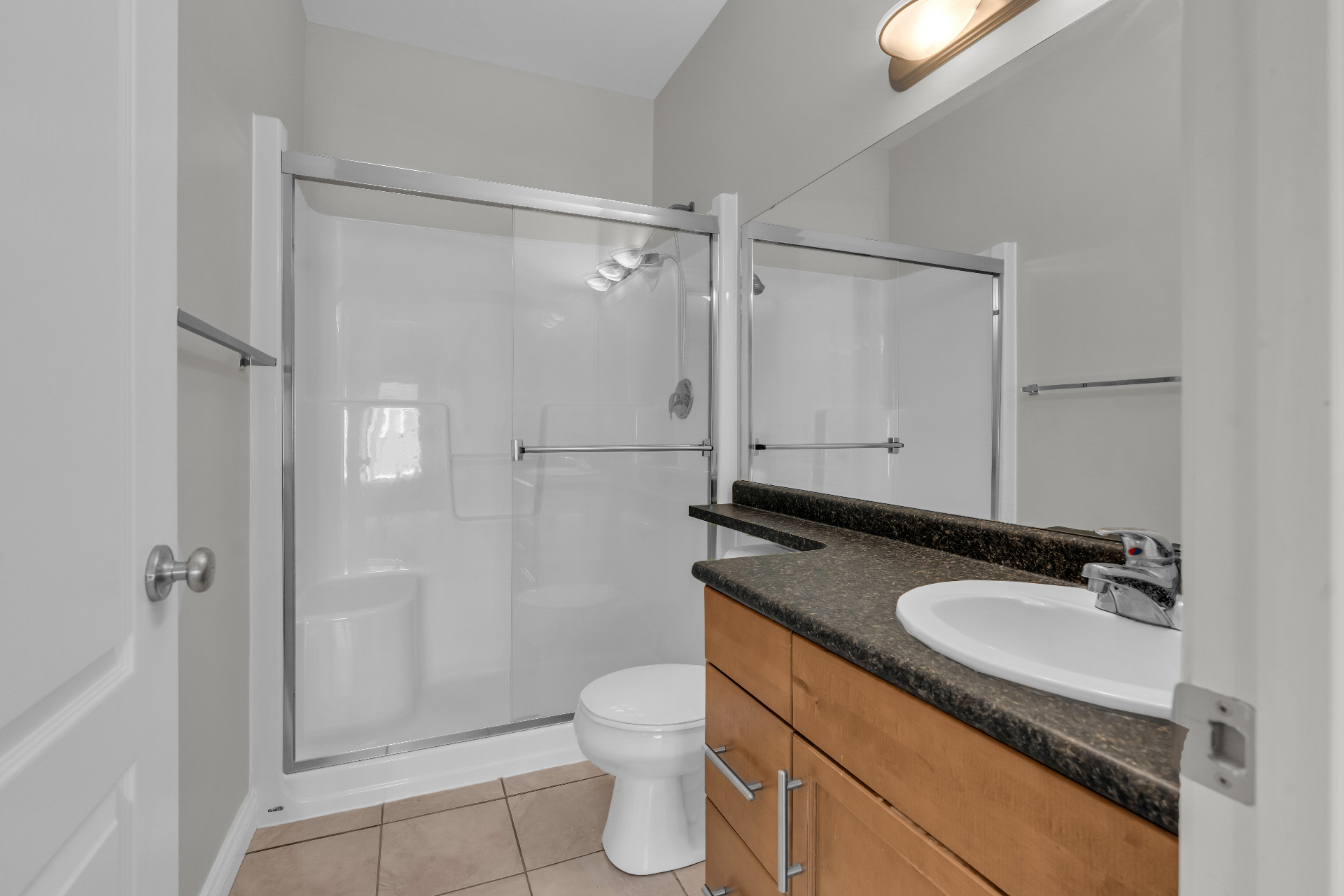 百年高中步行顶楼公寓出售 · 333 Nelson Road #409 ——林与唐地产 - 8